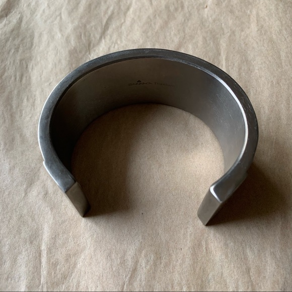 Barraca Titanium Cuff Bracelet - Picture 3 of 5